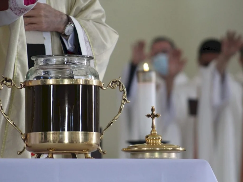 Diocese realiza missa da renovação das promessas sacerdotais
