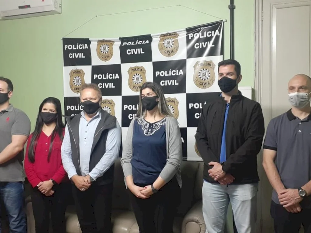 Três inspetores e duas escrivãs assumem funções na região