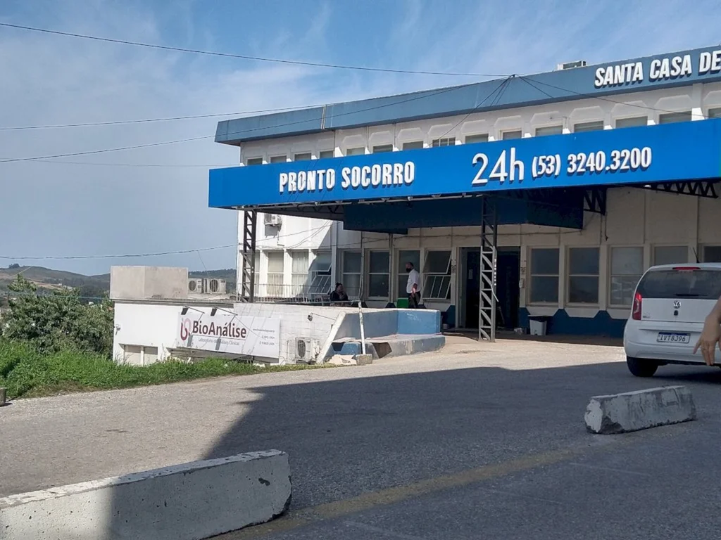 Mulher abandona bebê com moradores de rua