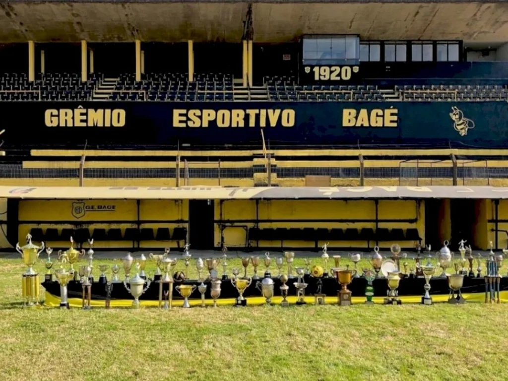 Parlamento presta homenagem ao jalde-negro