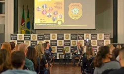 Curso capacita policiais no atendimento a mulheres vítimas