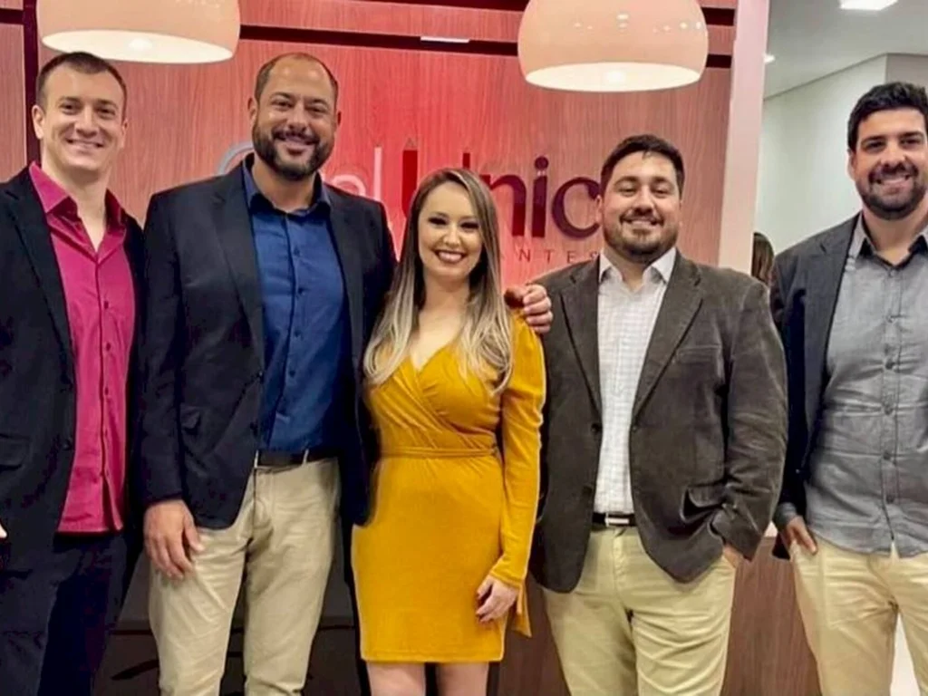 ‘A neve e a tempestade matam as flores, mas nada podem contra as sementes’   Khalil Gibran