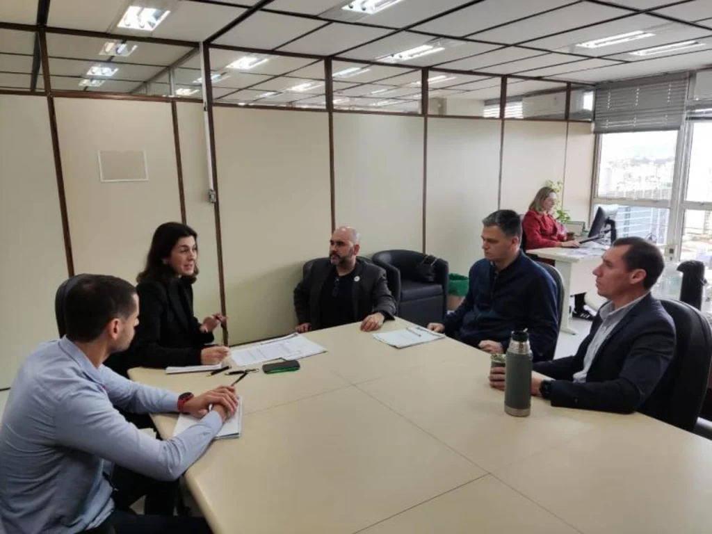 Unipampa apresenta projeto de Centro de Inteligência Climática ao Governo do RS