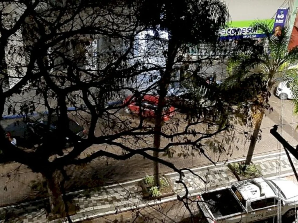 Baderna na Sete de Setembro obriga moradores a se mudarem