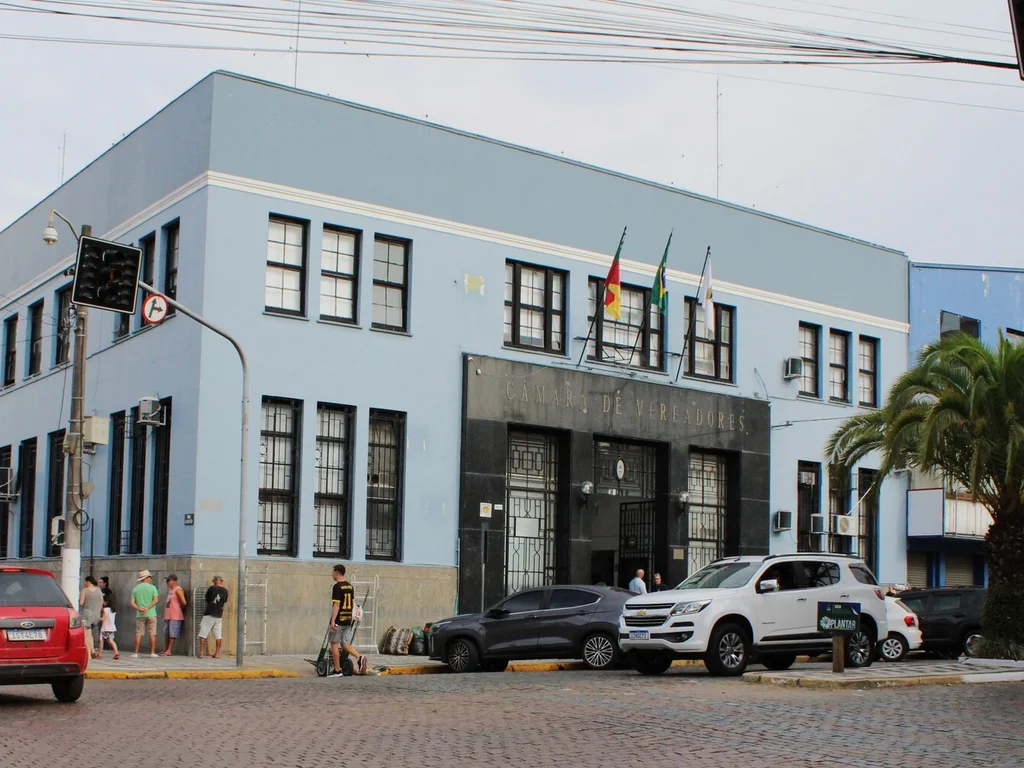 Câmara de vereadores aprova 13 projetos em sessões extraordinárias