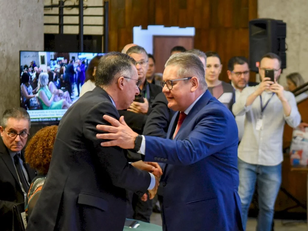 Petista assume governo do estado