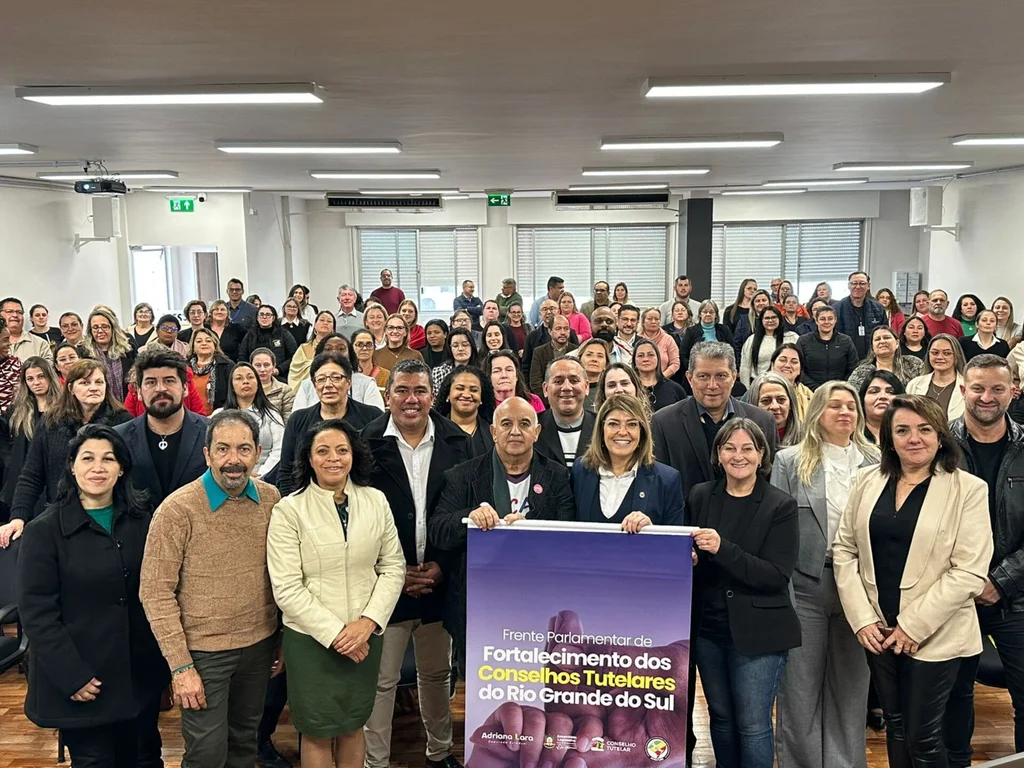 Adriana instala Frente Parlamentar pelo Fortalecimento dos Conselhos Tutelares