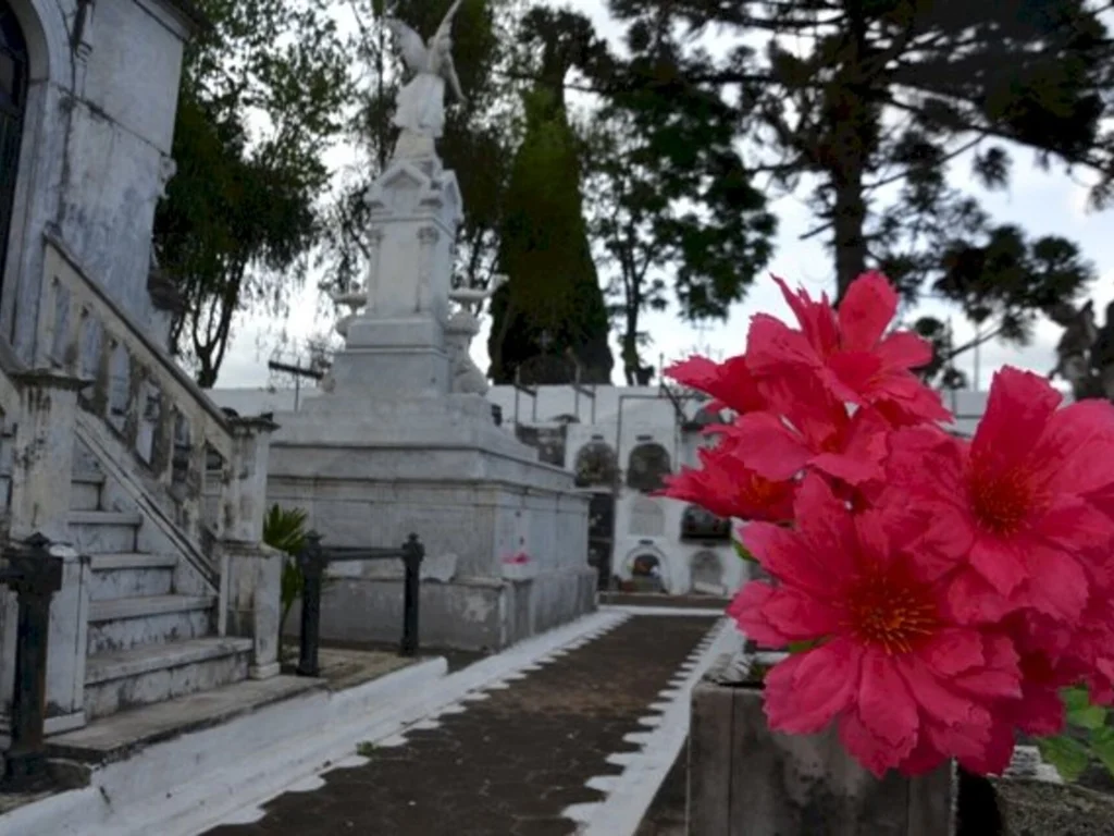 Cemitérios se preparam para o Dia de Finados