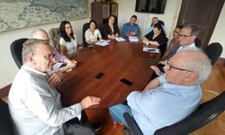 Mainardi confirma suspensão de vantagens e de cedências de funcionários