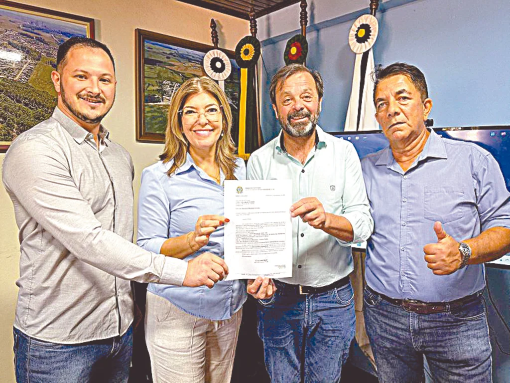 Folador se reúne com deputada Adriana Lara