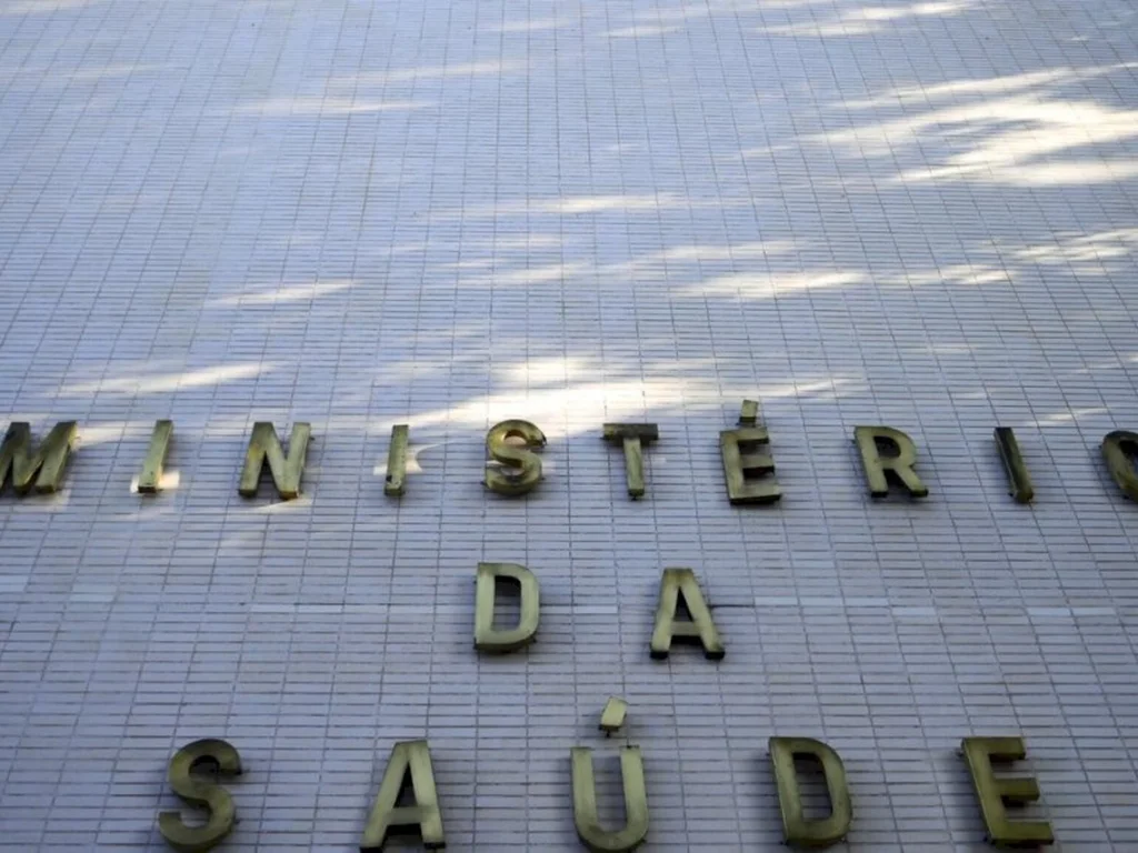 Vacinas para crianças até 4 anos estão esgotadas, diz ministério