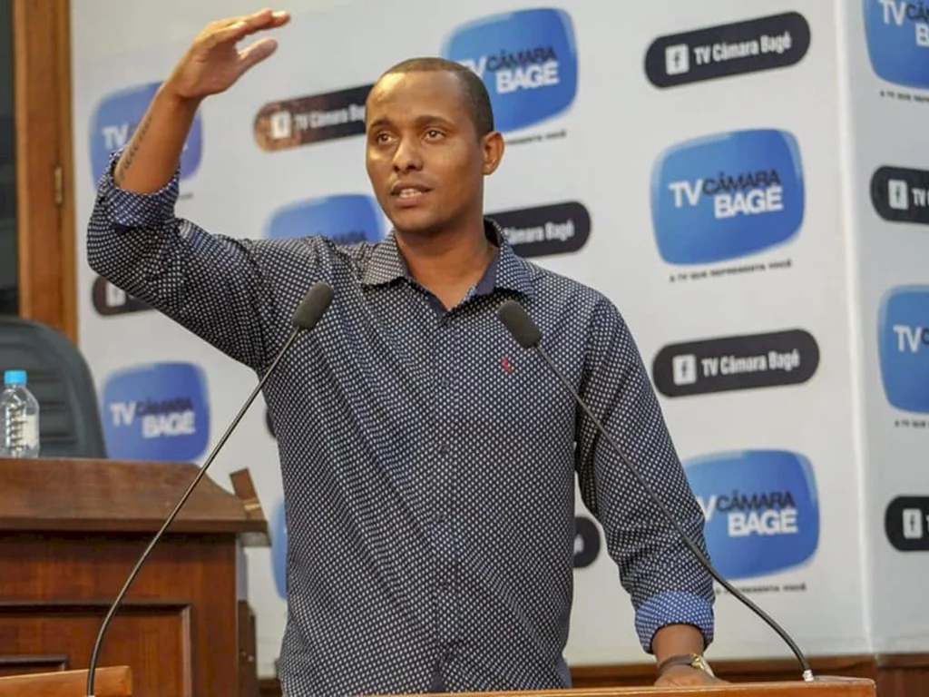 Ex-petista volta como  voz ativa do atual governo