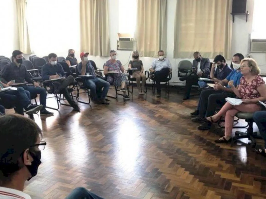 Reunião trata sobre ações para combater a estiagem