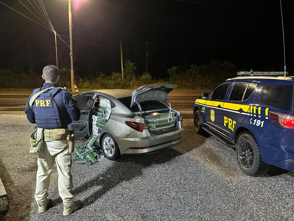 PRF detém homem com 15 mil maços de cigarros contrabandeados