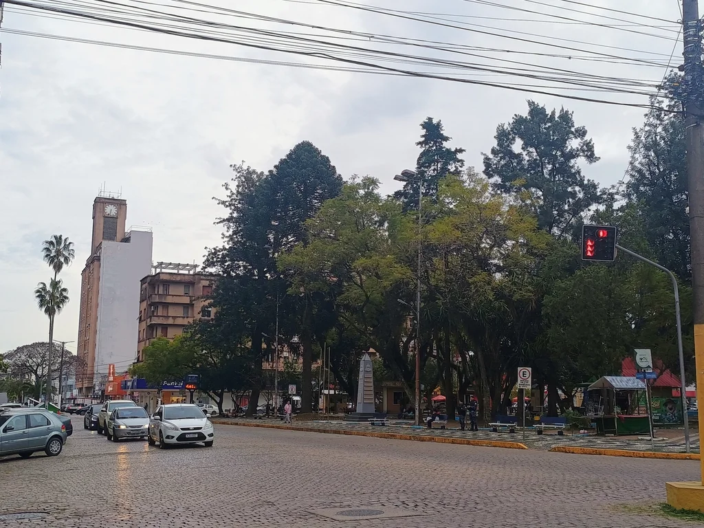 Quinzena terá chuva intensa, temporais e alternância de temperaturas