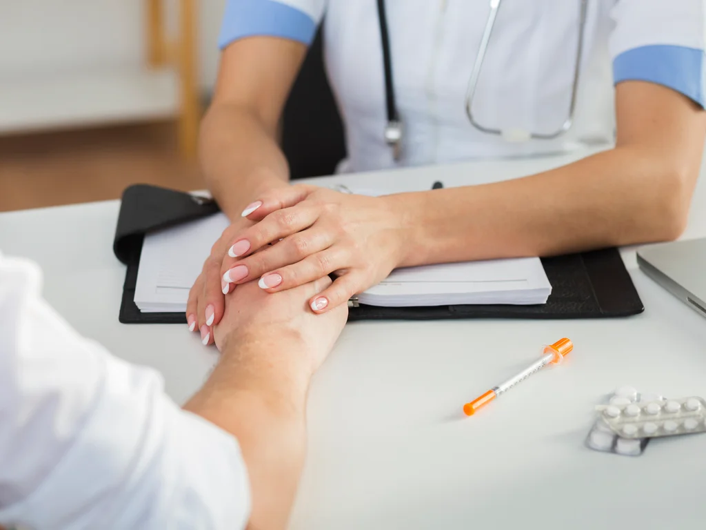 Atendimento médico para comunidade LGBTQIA+ recomeça em abril