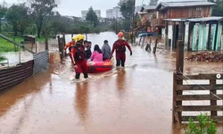 Mais de 93 milímetros resultam em alagamentos em toda cidade