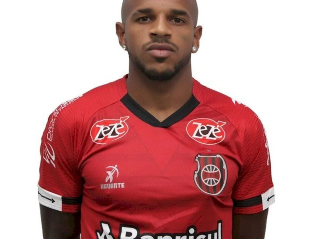 Ex-Guarany acerta com São Luiz