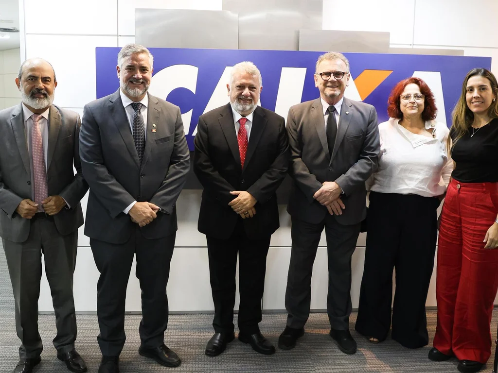 Mainardi apresenta projetos habitacionais à Caixa Econômica