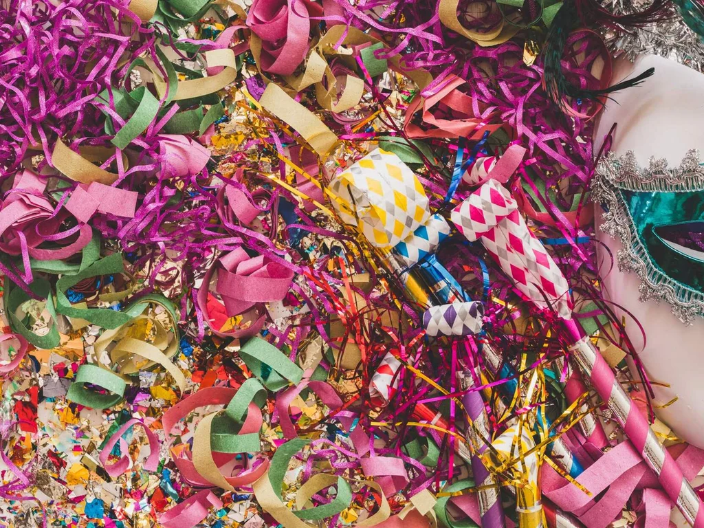 Sequência de bailes de carnaval começa nesta sexta