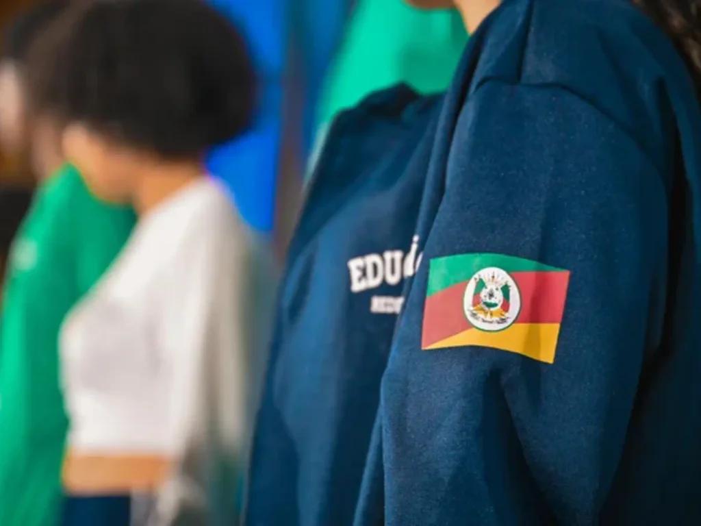 Educação vai explicar sobre distribuição de uniformes em live