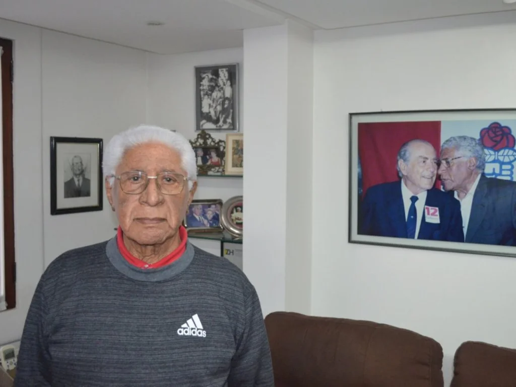 Collares  é convidado para sessão especial em Bagé
