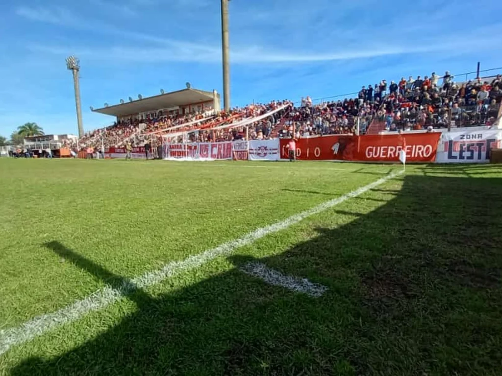 Vitória simples coloca Guarany a dois jogos da elite