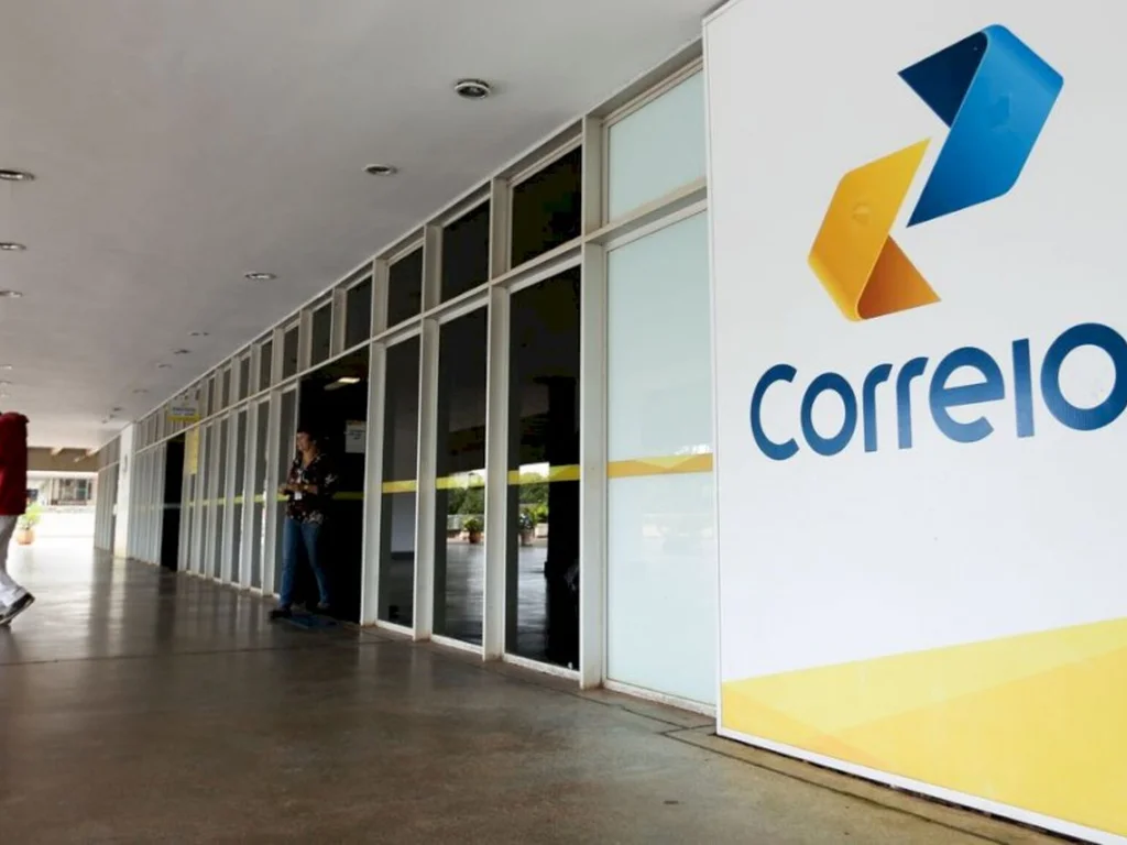 Decreto inclui Correios em programa de privatização