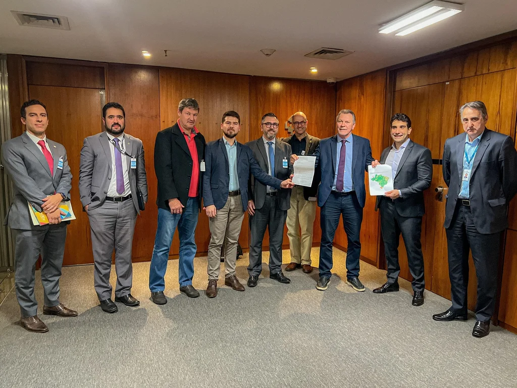 Hamm debate sobre endividamento agrícola com presidente do Banco Central