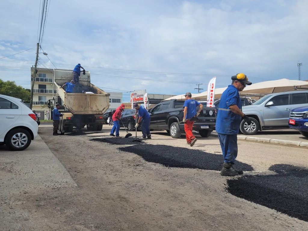 Começa operação tapa-buracos pelas ruas de Bagé