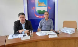 Equipes trabalham 24 horas por dia na recuperação do Km 132 da BR 290