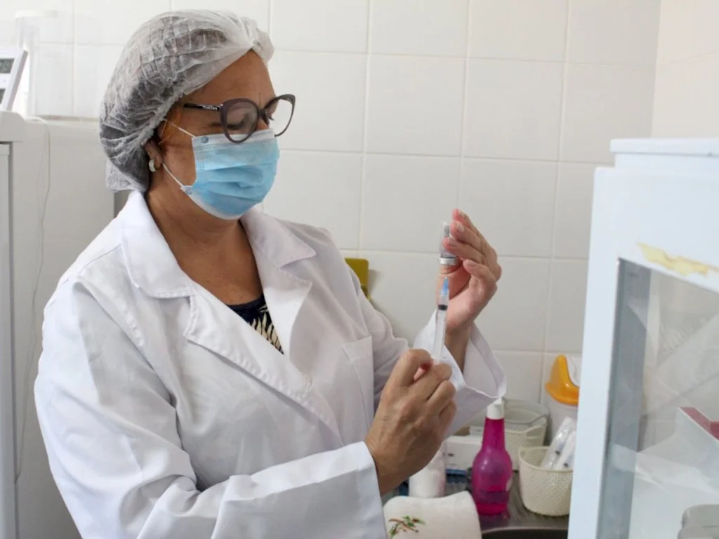 Saúde quer parceria com Exército na vacinação contra a gripe