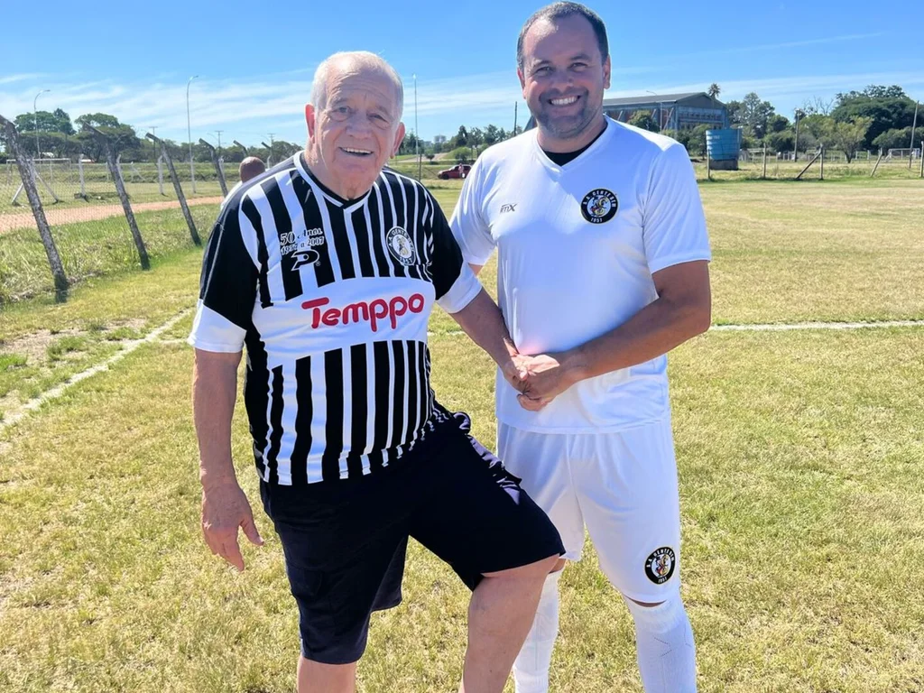 Torcedores testemunham encontro de gerações