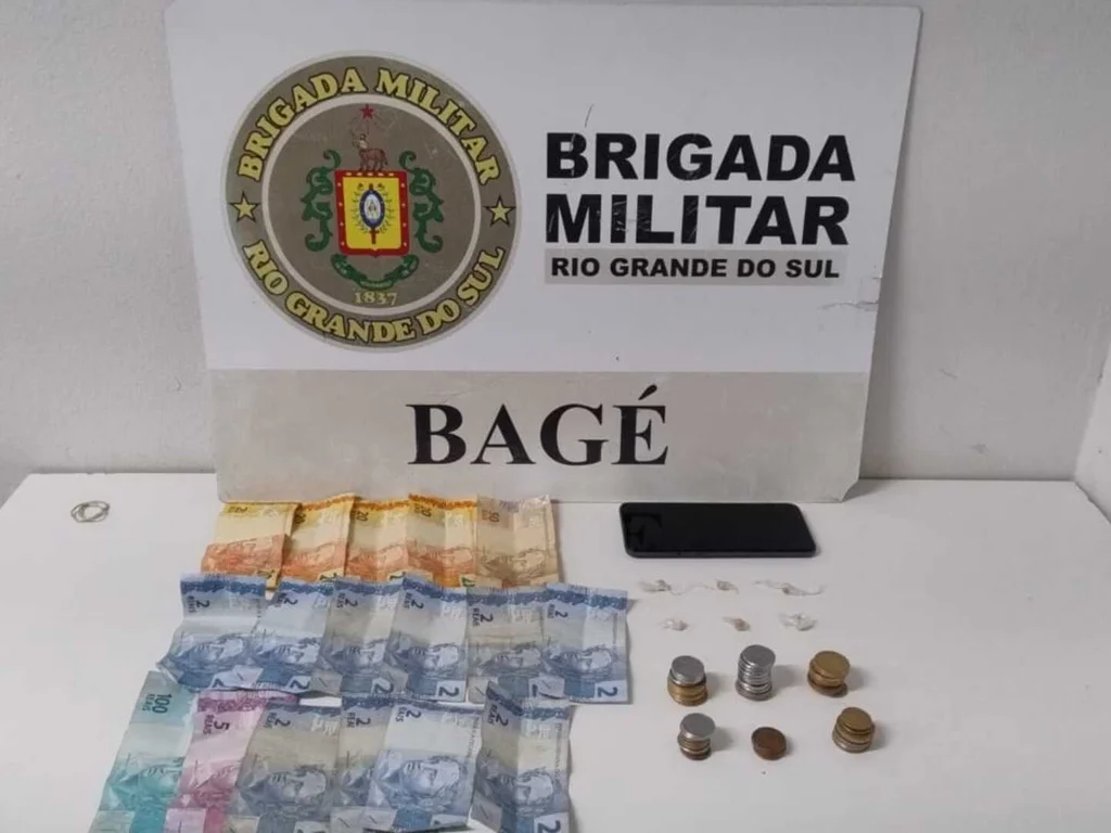 Brigada Militar apreende drogas e dinheiro