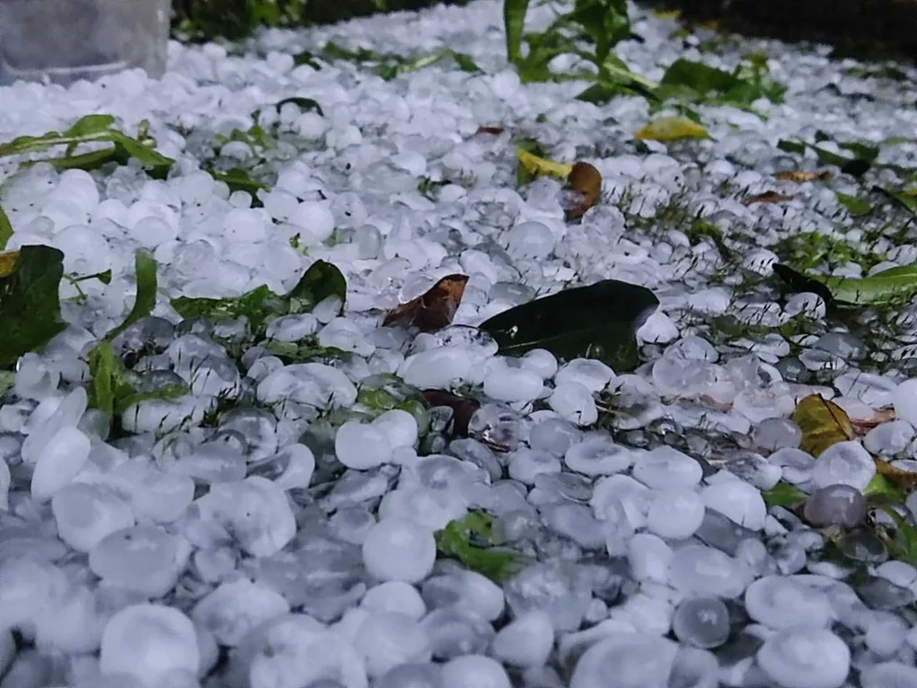 Queda de granizo assusta os bageenses