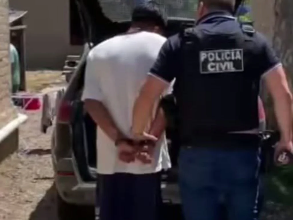 Polícia prende homem por tráfico de drogas e posse ilegal de munição