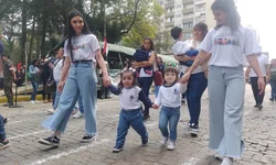 Mulher é presa por tráfico de drogas em residencial