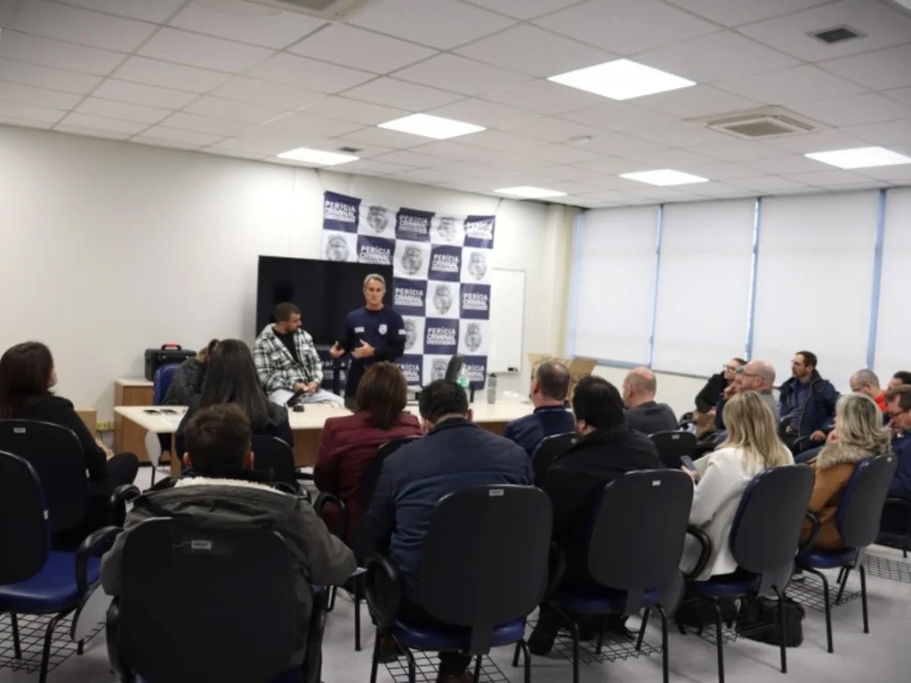 Servidores do IGP recebem treinamento para uso de novo equipamento