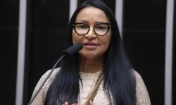 Indivíduo é detido com drogas e dinheiro em ponto de tráfico