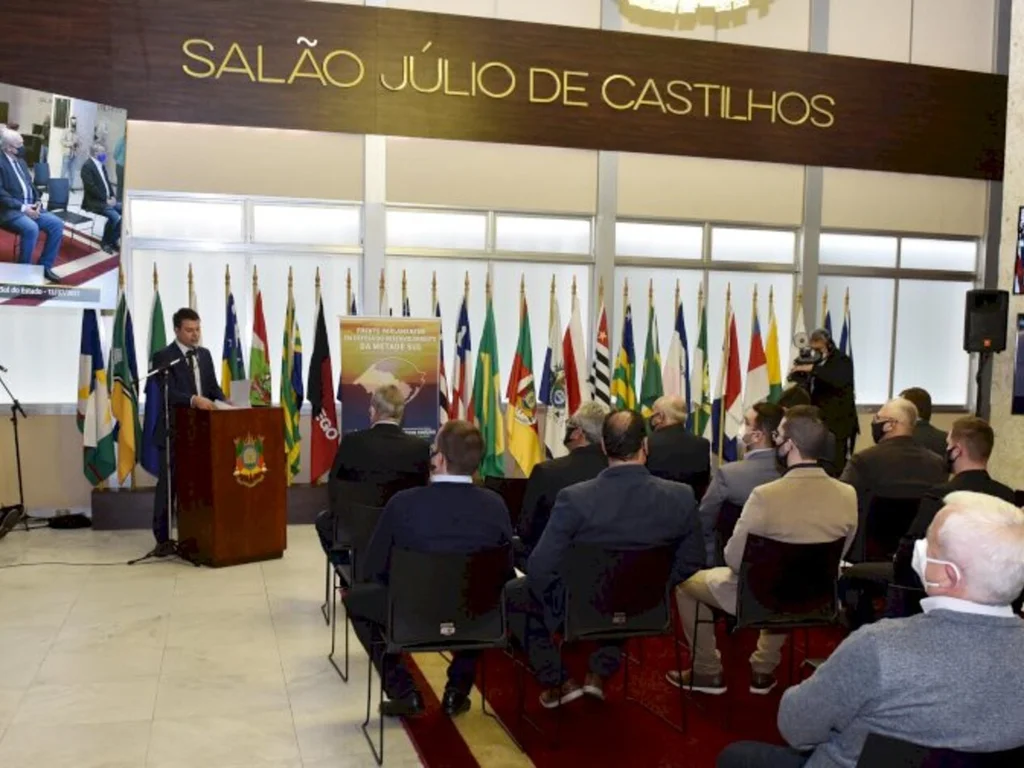 Surge a frente parlamentar em defesa da Metade Sul