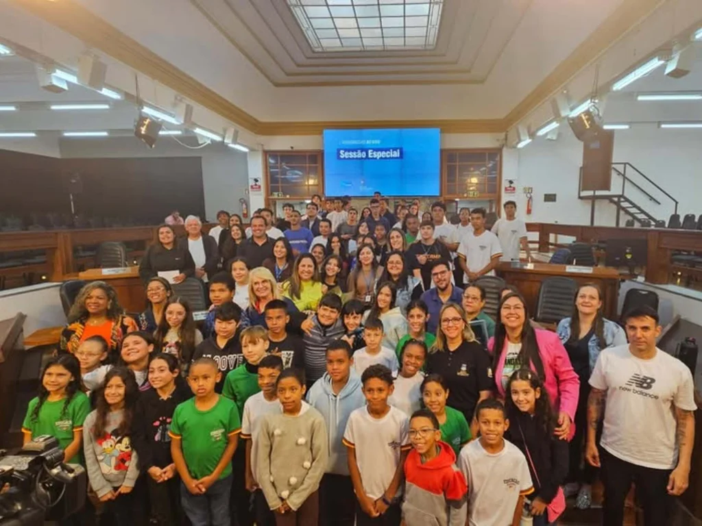 Estudantes vivenciam o Legislativo em visita à Câmara