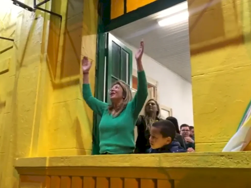 Mainardi, Adriana e Hamm são eleitos