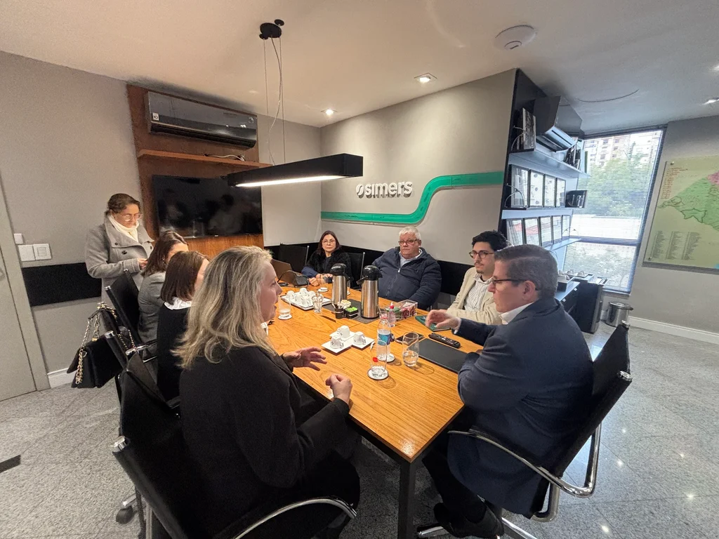 ADI Multimídia e Simers debatem papel da comunicação e vínculo com as comunidades