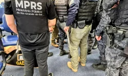 Três são presos com 15 tijolos de maconha