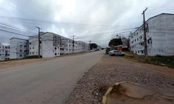 Homens são presos com arma, droga, munições e dinheiro