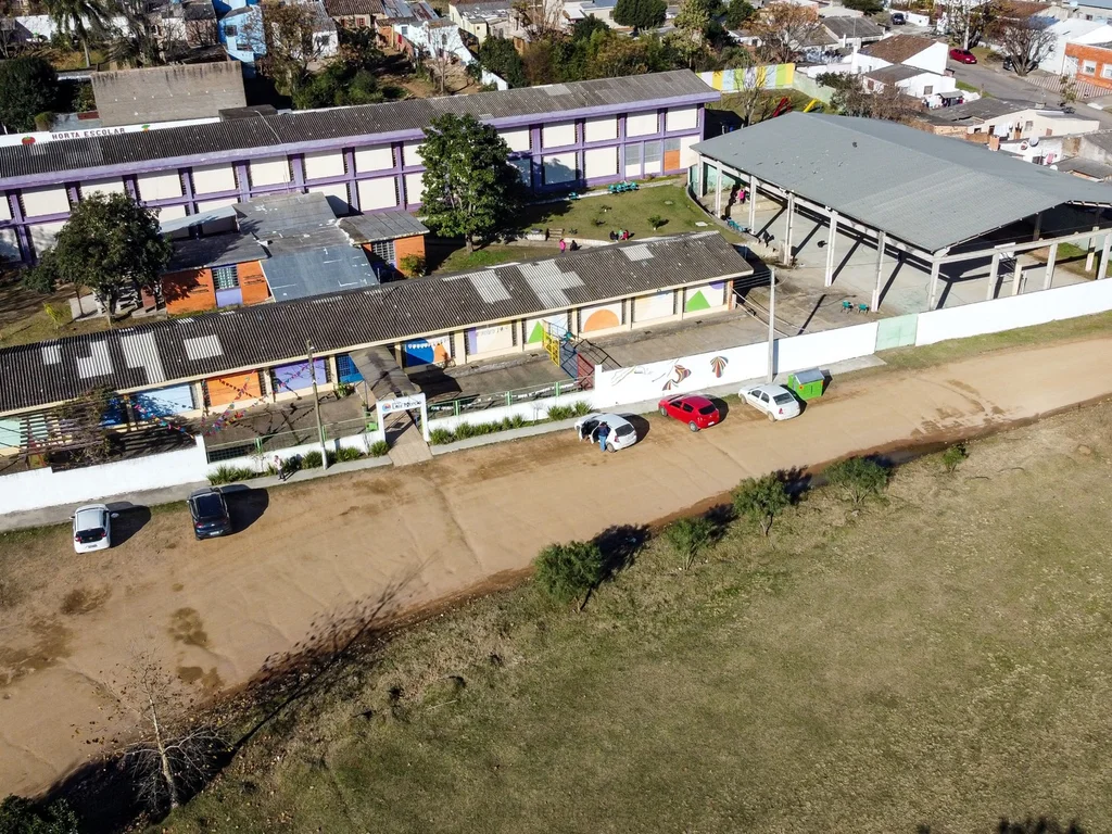 Prefeitura consegue liminar para pavimentar rua em frente à Luiz Mércio