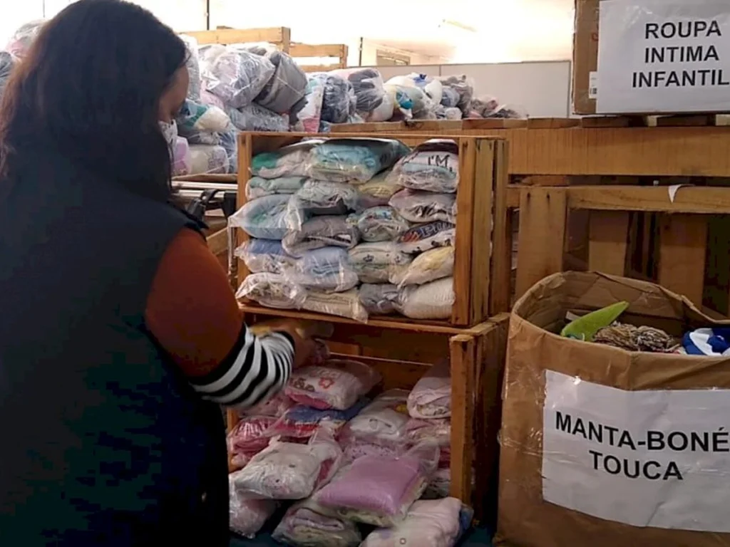 Loja comunitária atende famílias carentes