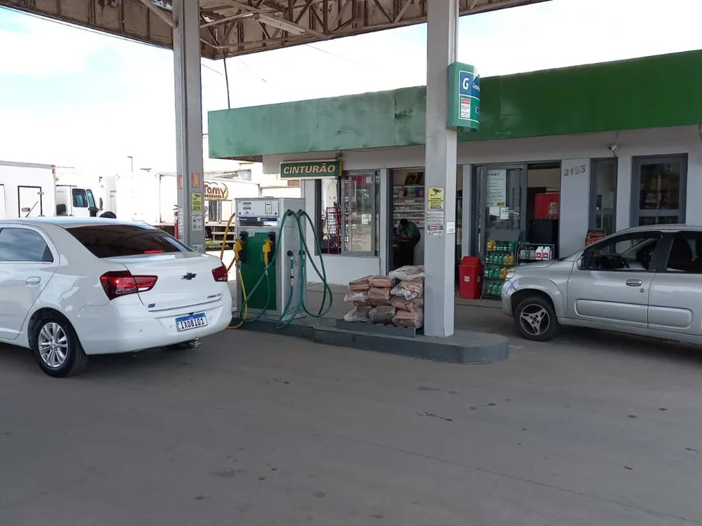 Gasolina está 40 centavos mais cara