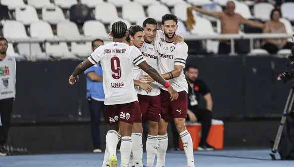 Flu derrota Vasco e sai em vantagem por vaga na final do Carioca